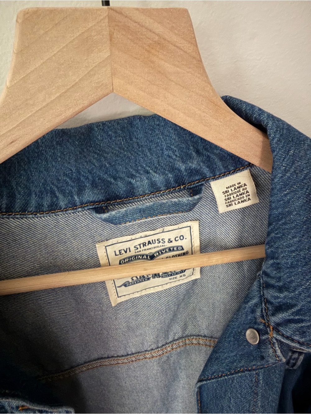 Levi's Blue Denim Cropped Jacket - Picture 2 of 4